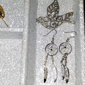 Gorgeous vintage silver bird pendant and dreamcatcher silver earrings